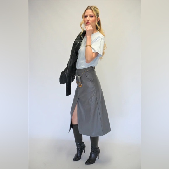 NWT Vegan Leather Skirt w. Belt - Picture 1 of 4